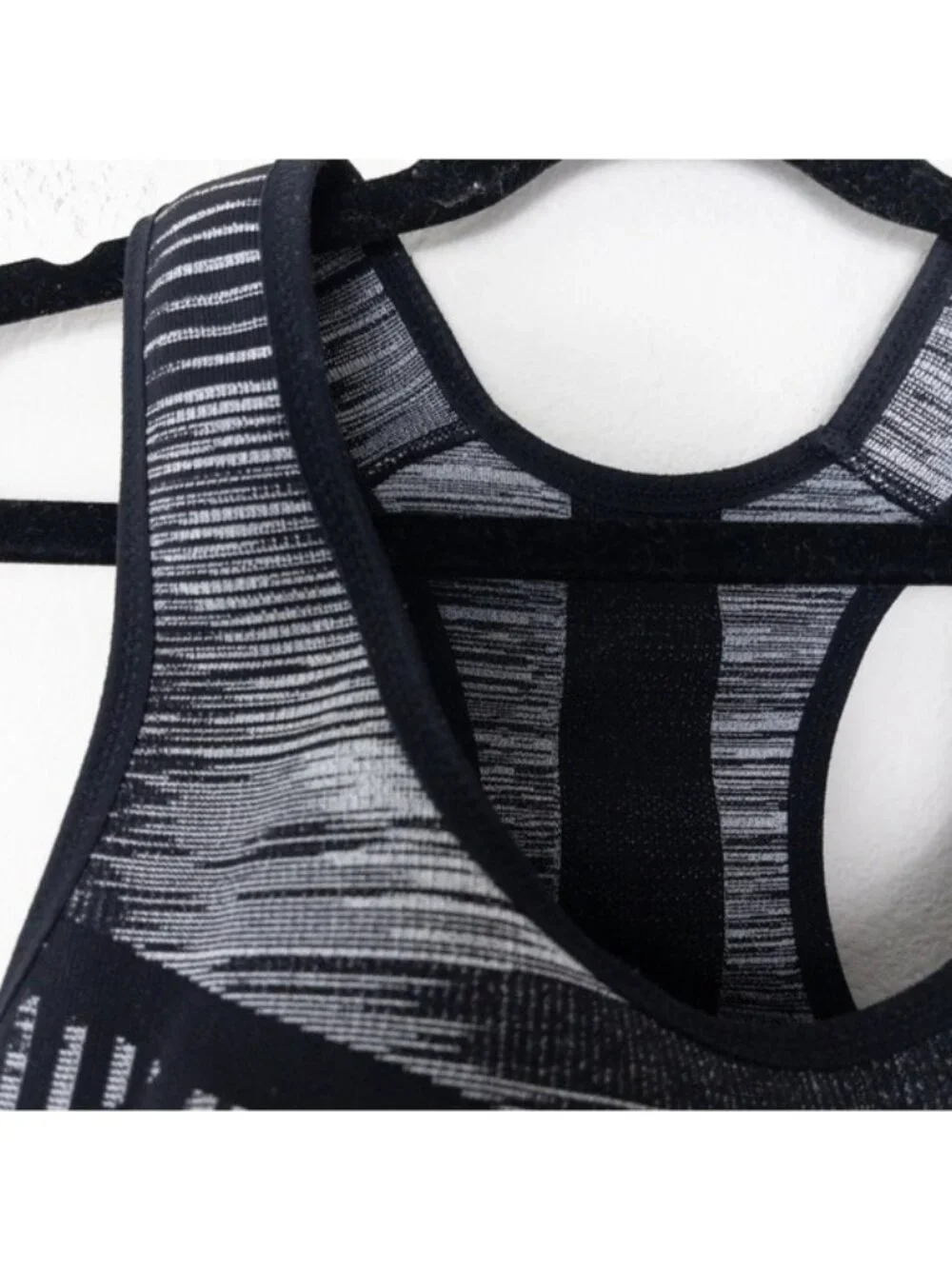 Nike Fe/Nom Flyknit High Support Sports Bra S Black White Non Padded Racerback